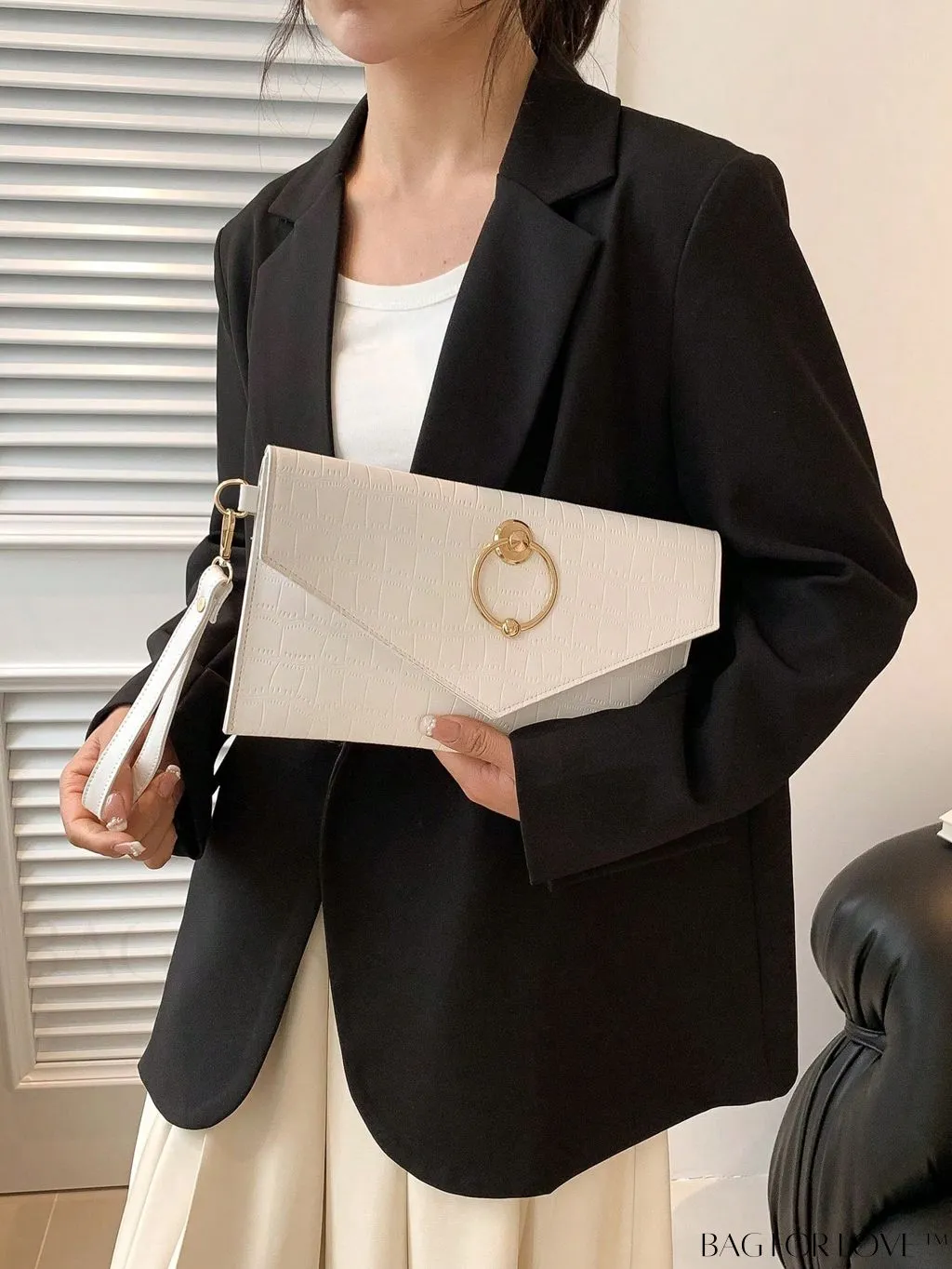 BagForLove - Compact Crocodile Embossed Envelope Bag with Metal Decor - Ideal for Daily Use