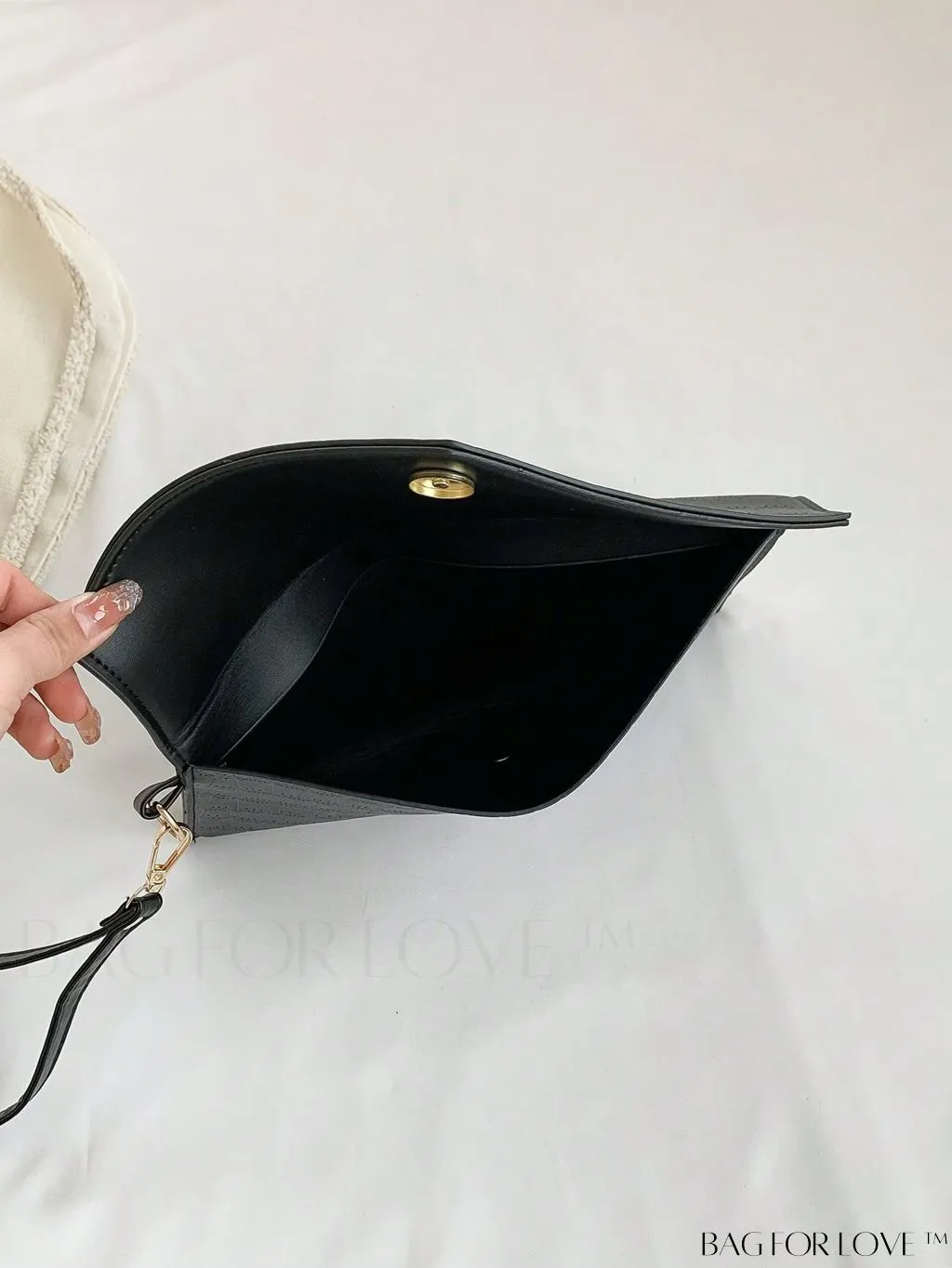 BagForLove - Compact Crocodile Embossed Envelope Bag with Metal Decor - Ideal for Daily Use