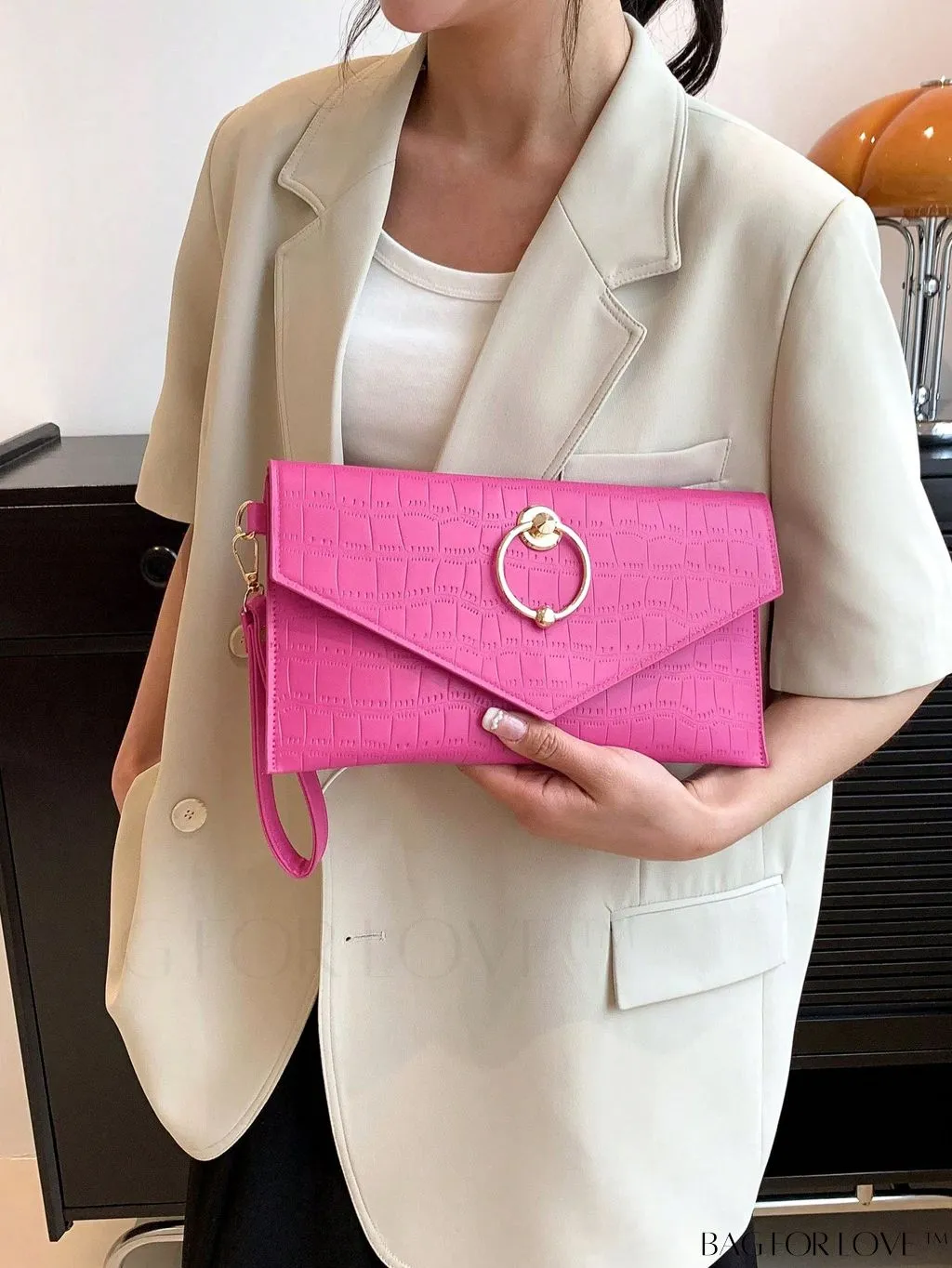 BagForLove - Compact Crocodile Embossed Envelope Bag with Metal Decor - Ideal for Daily Use