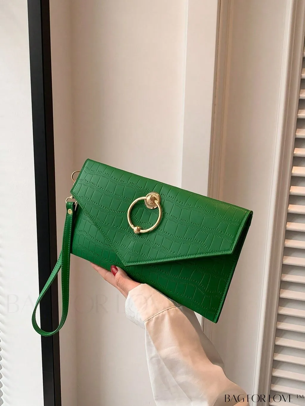 BagForLove - Compact Crocodile Embossed Envelope Bag with Metal Decor - Ideal for Daily Use