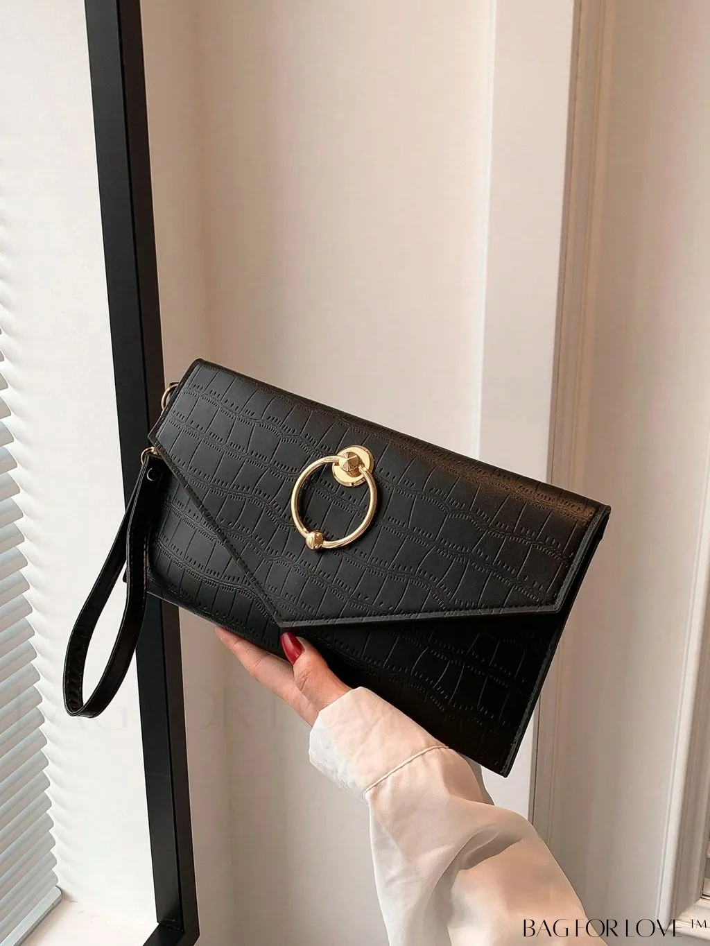 BagForLove - Compact Crocodile Embossed Envelope Bag with Metal Decor - Ideal for Daily Use