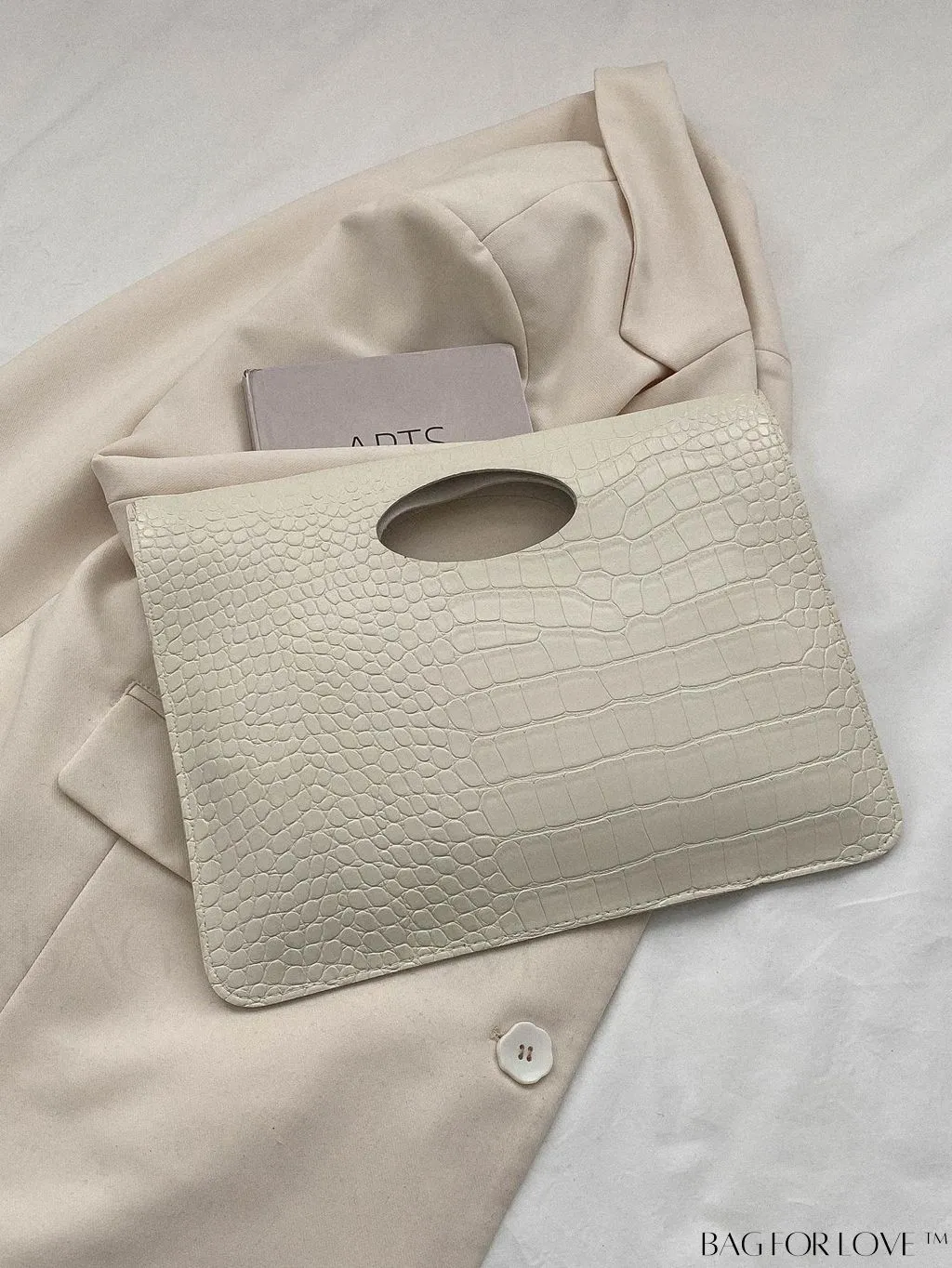 BagForLove - Elegant Crocodile Embossed White Flap PU Envelope Bag