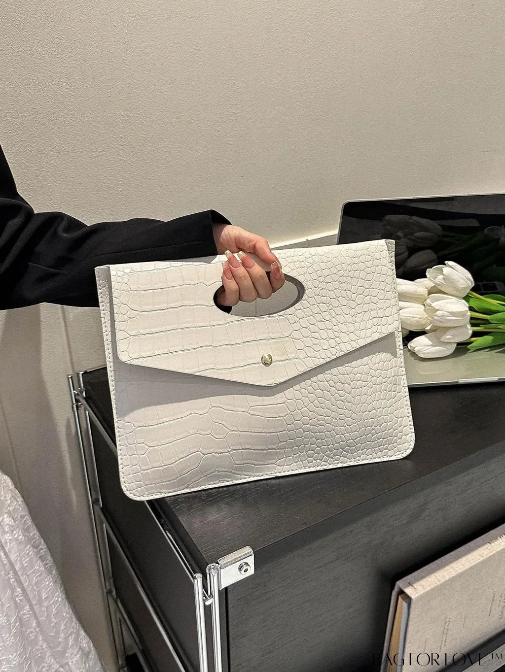 BagForLove - Elegant Crocodile Embossed White Flap PU Envelope Bag