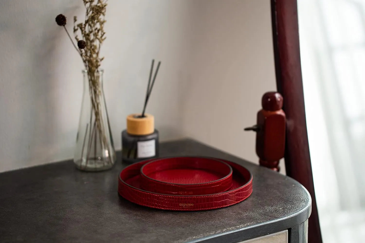 Cockatoo Faux Leather Round Tray, Decorative Coffee Tray for Ottoman, Living Room & Modern Home Decor (Set of 2, Karanda Red)