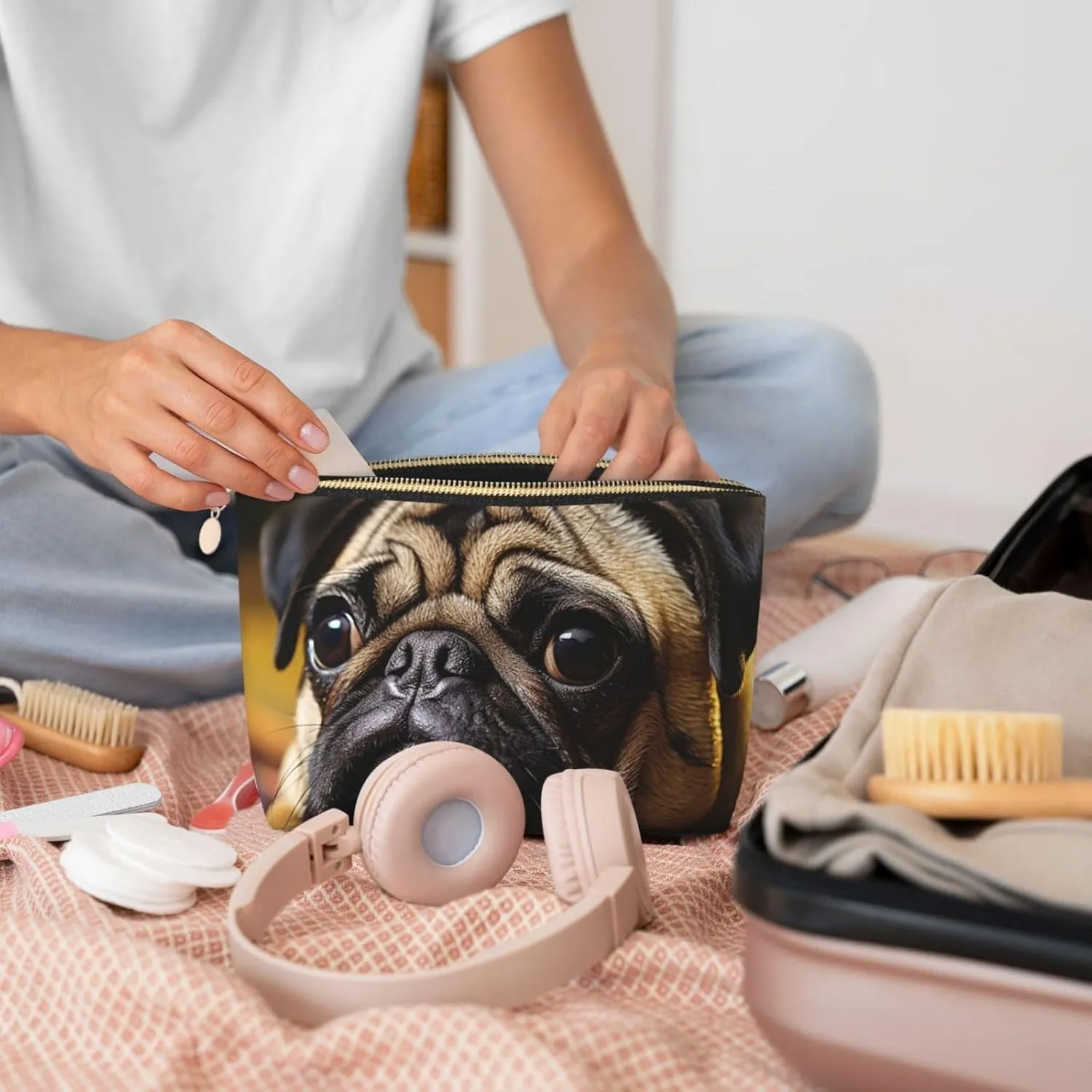 Cry Pug Cosmetic Bag Pu Leather Waterproof Makeup Bag Portable Travel Toiletry Bag Organizer Gold Zipper Pouch For Women Ladies Gift