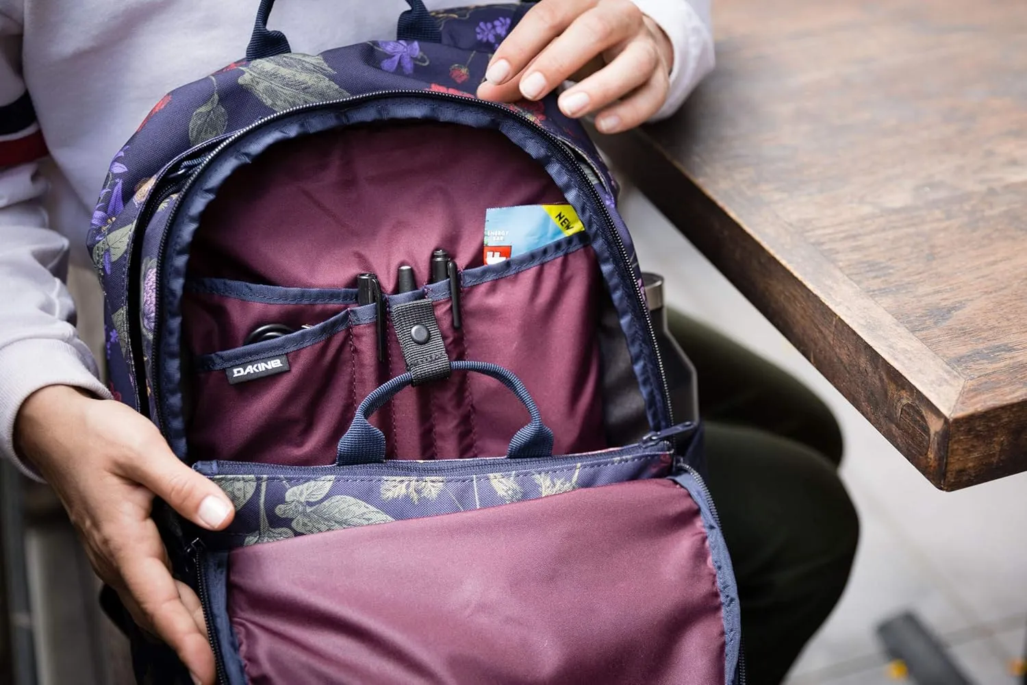 Dakine Essentials Pack 26L - Grapevine, One Size