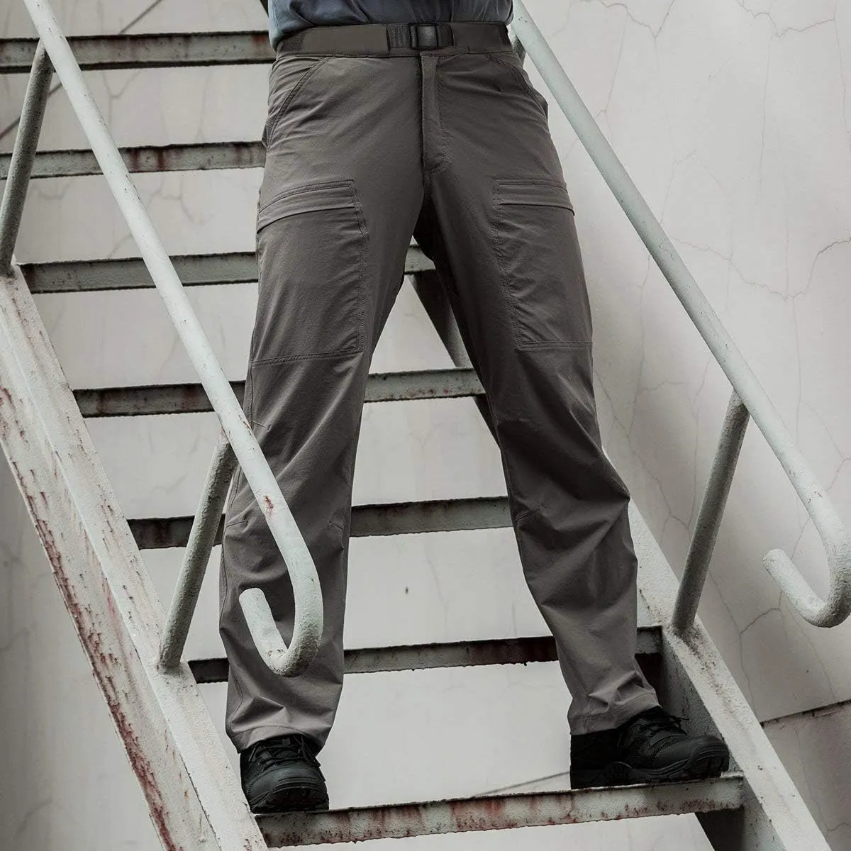 FREE SOLDIER Men's Outdoor Cargo Hiking Pants with Belt Lightweight Waterproof Quick Dry Tactical Pants Nylon Spandex