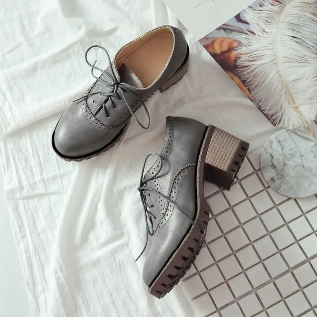 MIOKE Women's Block Mid Heel Oxford Pumps Wingtip Perforated Lace Up Patent Leather Vintage Dress Shoes