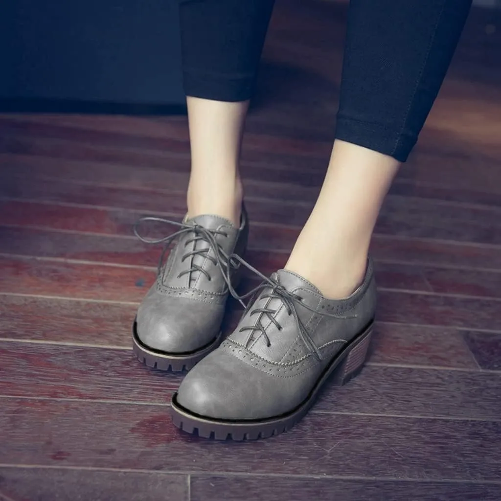 MIOKE Women's Block Mid Heel Oxford Pumps Wingtip Perforated Lace Up Patent Leather Vintage Dress Shoes