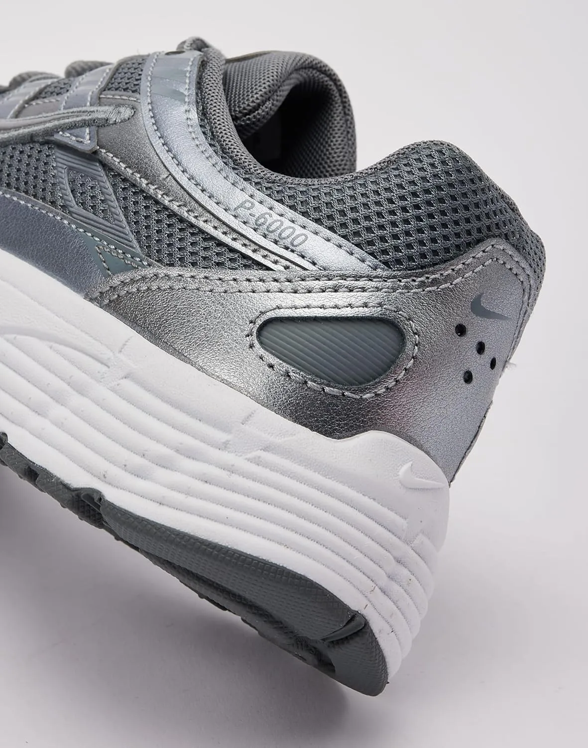 Nike P-6000 Grade-School (HV5064-004, Grey)